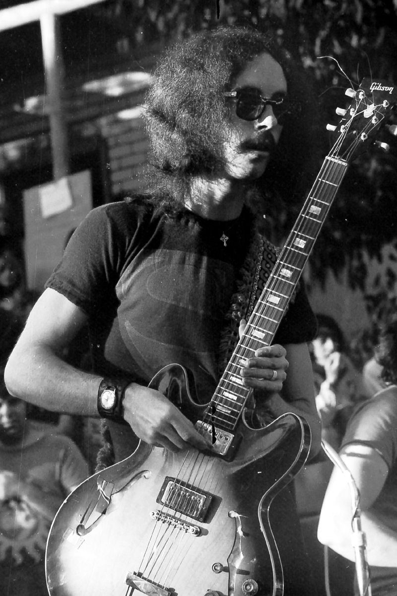 1971 Rock Mass Love – Ric Chan 014 – Surfing Down South